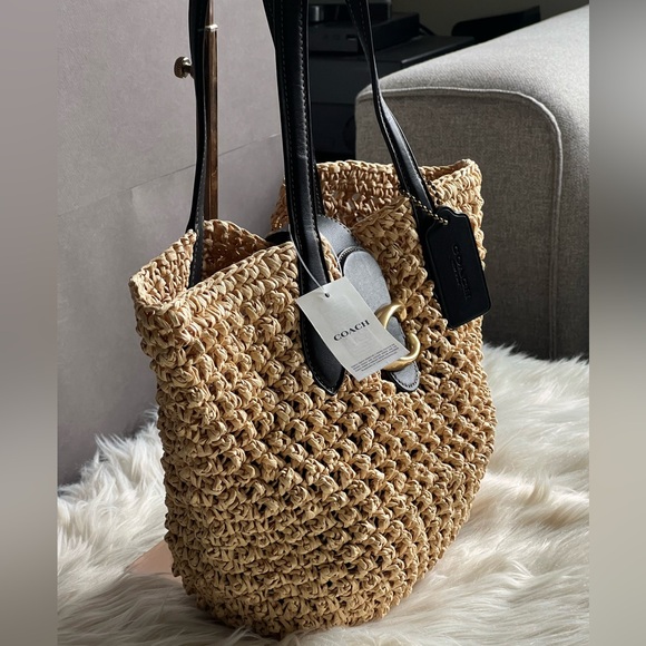 CA034 - Coach Small Tote - Picture 3 of 12